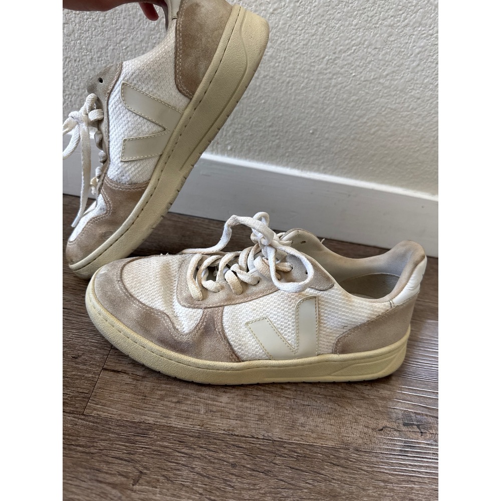 Veja V-10 B-Mesh Sneakers Mens 10 White Natural Suede Low Top Trainers VX011314A